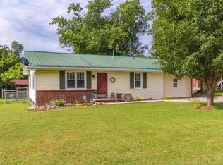 109 Magnolia St, Surgoinsville, TN 37873