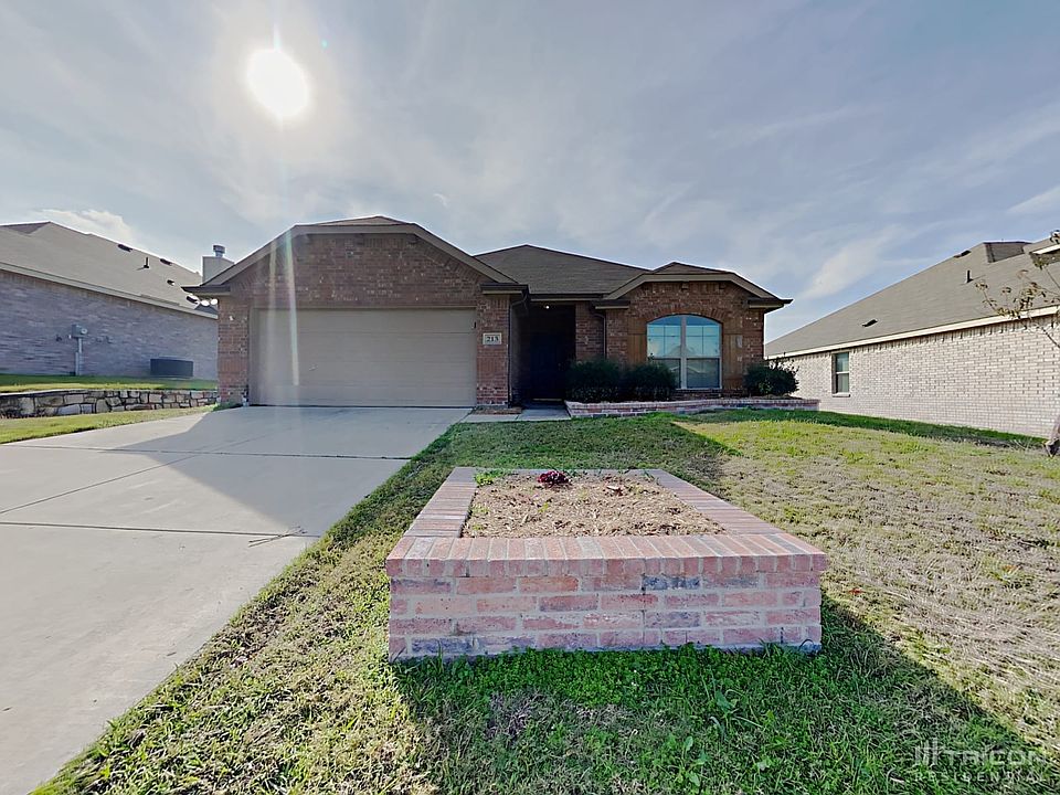 1st image of 213 Clark Dr
