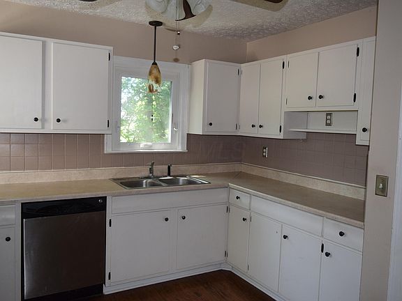 5th image of 1705 W Fair Ave