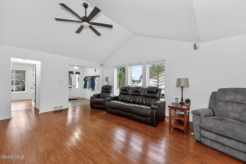 4th image of 16 Glenview Drive