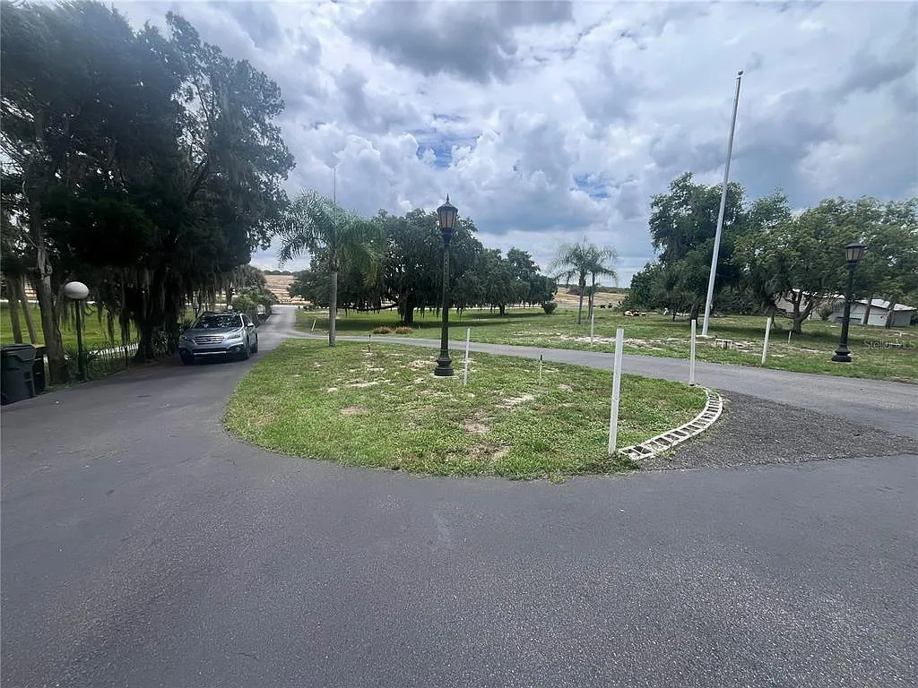 4 bed, 3.0 bath, 2490 sqft, $2,400 — Photo 3