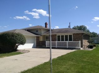 941 Mohawk Dr, Crown Point, IN 46307