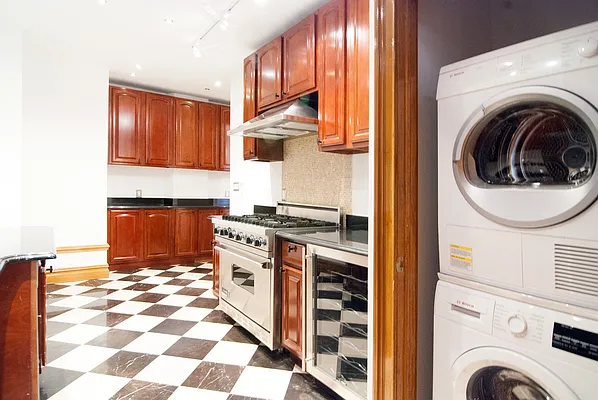 Rented by WAM Partners - William Moses Co. | media 92