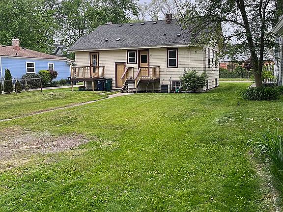 4th image of 422 E 6th St
