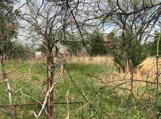 19522 Parallel Rd, Tonganoxie, KS 66086