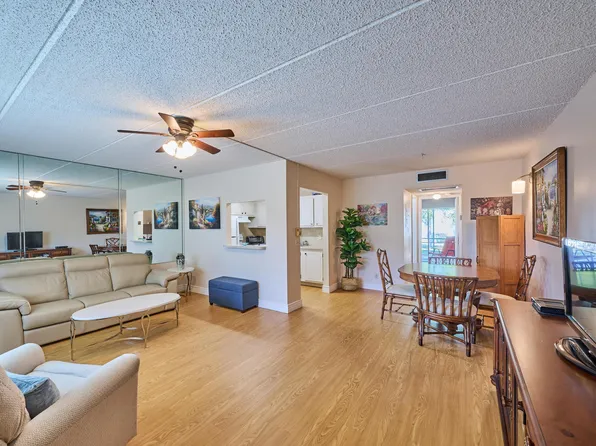 3100 Springdale Boulevard #206, Palm Springs, FL 33461