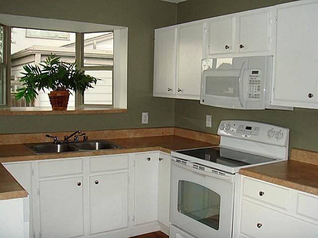 1st image of 13639 Weald Green Dr