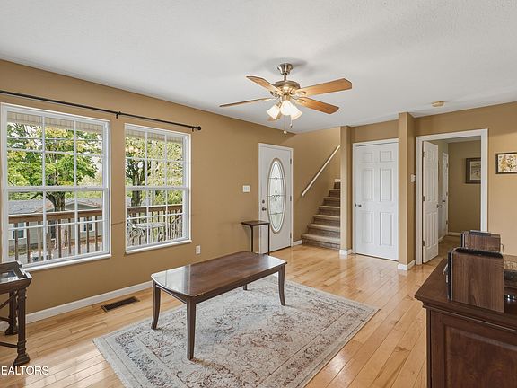 4th image of 5712 Aster Rd