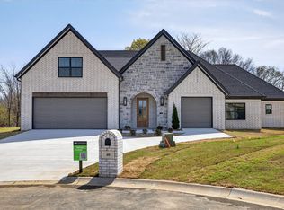 60 Lucia Ln, Maumelle, AR 72113