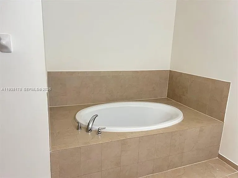 191 SE 35th Ave #191 — Photo 25