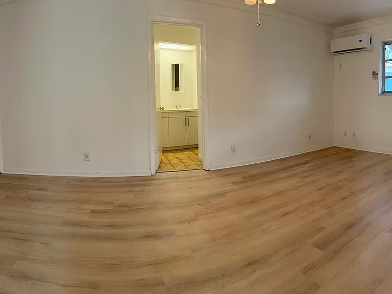 1650 NW 43rd St — Photo 3