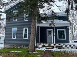 204 N Chippewa St, Shepherd, MI 48883