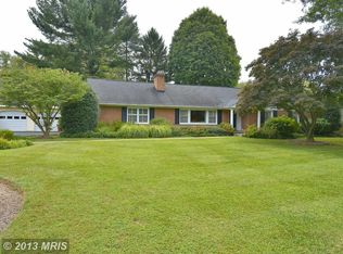 9436 Rosehill Dr, Bethesda, MD 20817