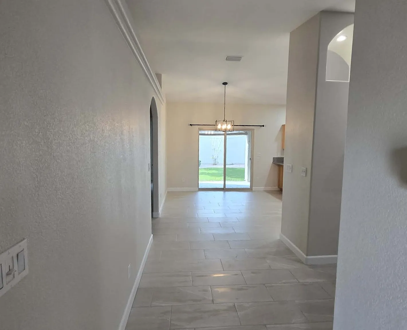 3 bed, 1923 sqft, $2,250 — Photo 3