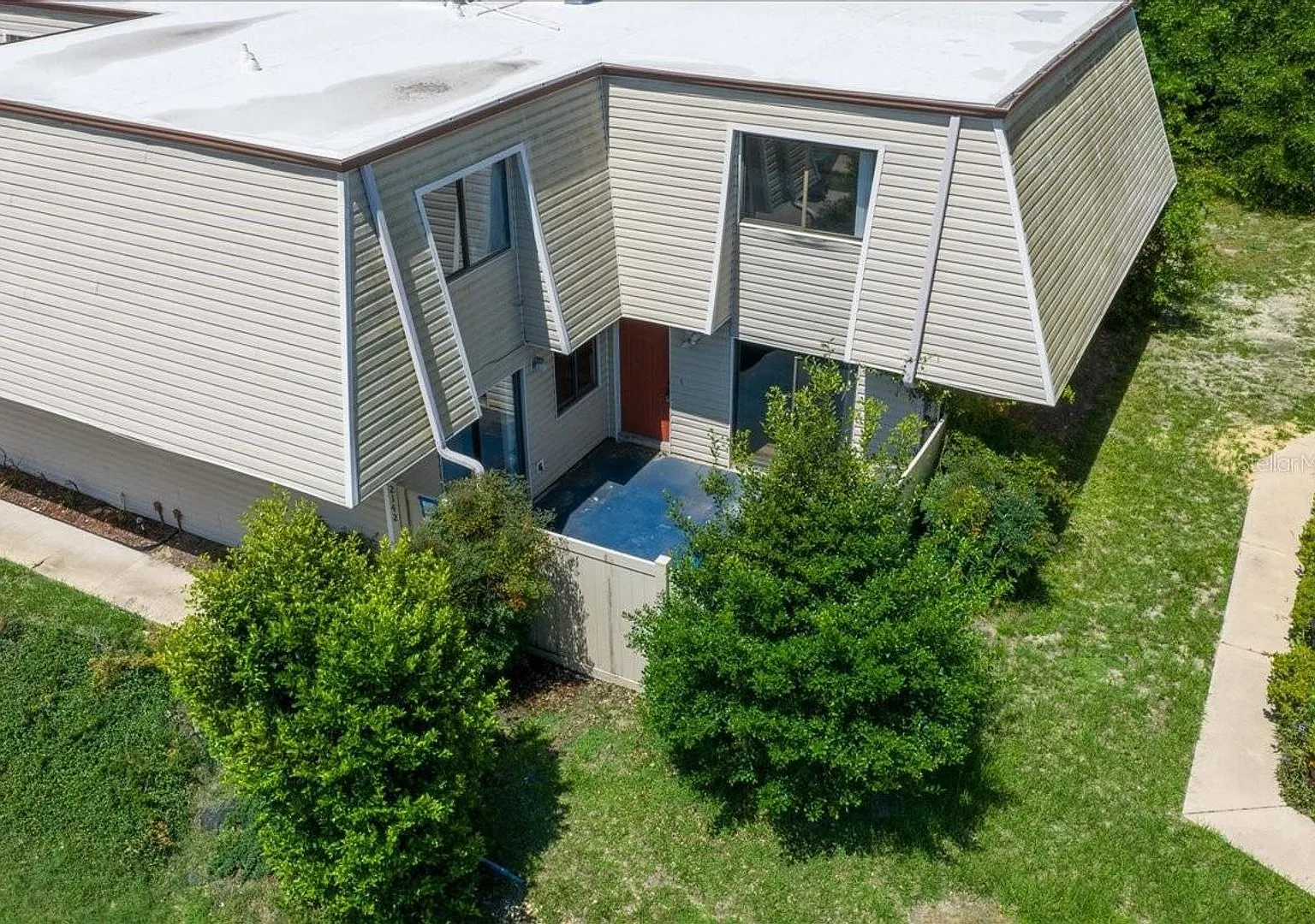 2/2 Unit NE Ocala FontaineBleau Royal Complex — Photo 1