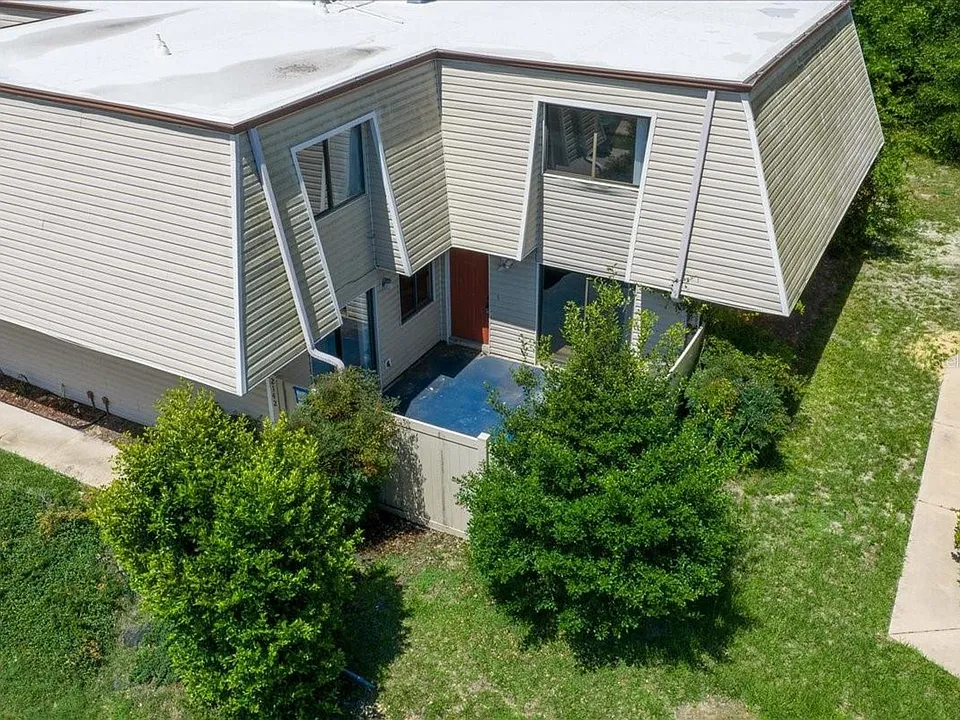 2142 NE 45th Ave #2