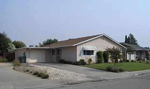 1661 Hollyhock St photo 1
