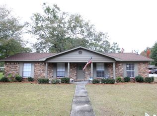 211 W Baratara Dr, Chickasaw, AL 36611