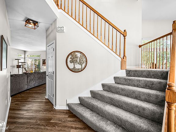 4th image of 217 Jonathan Way