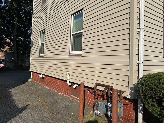 3rd image of 17 Alice Ave