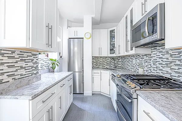 1st image of 328 W 86th St APT 2A