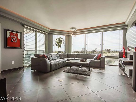 2nd image of 322 Karen Ave Unit 302