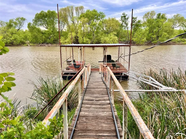 3940 Lake Shore Dr, Brownwood, TX 76857