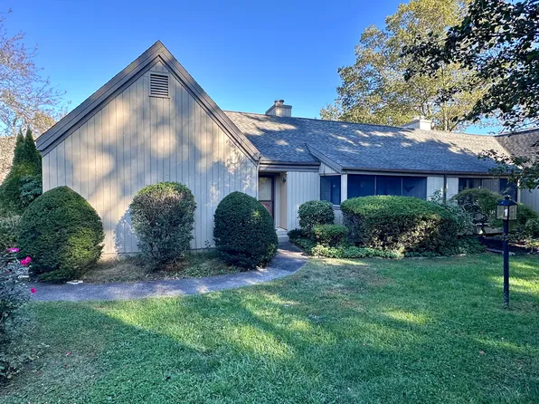 152 Apache Ln #B, Stratford, CT 06614