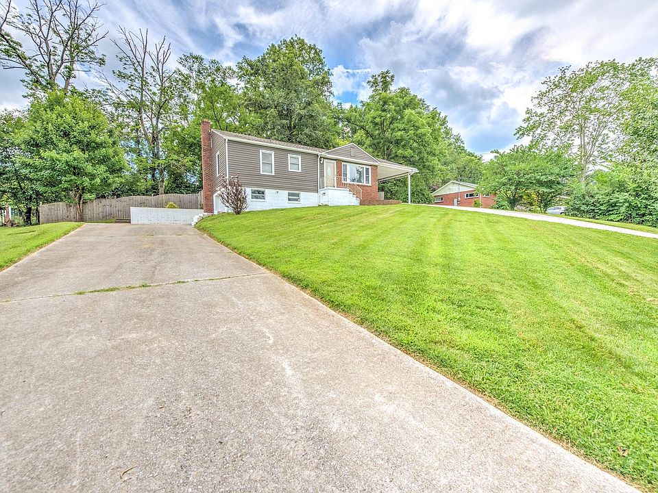 1st image of 1420 Maple Dr