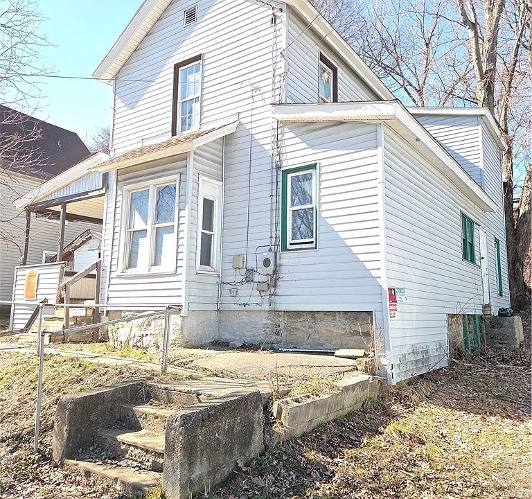 1st image of 475 Crescent St