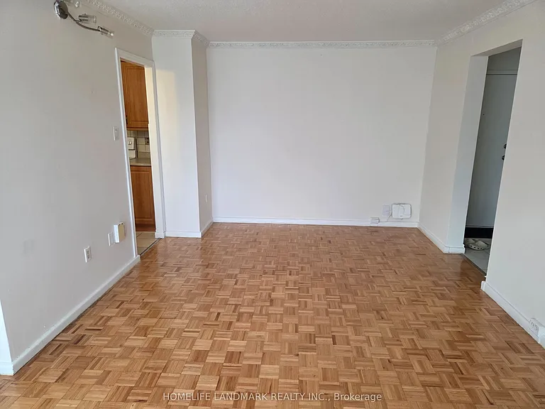 100 Leeward Glenway #301 — Photo 8