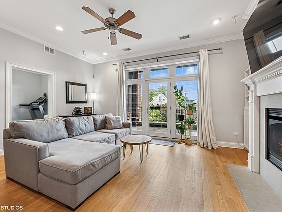2nd image of 4141 N Kedzie Ave #204