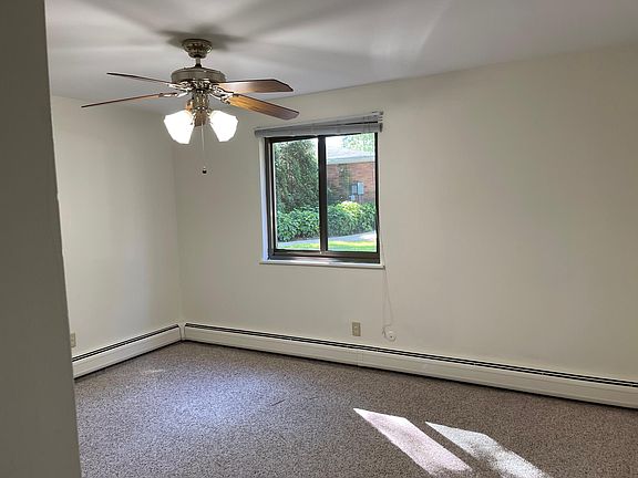 4th image of 540 Oak Run Dr #4