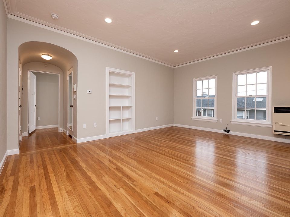 1st image of 425 Williams Pl #7
