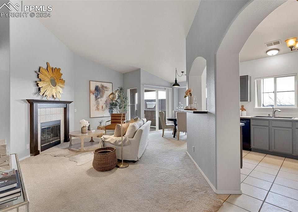 Strawberry Fields Condominiums 3875 Strawberry Field Grv Colorado