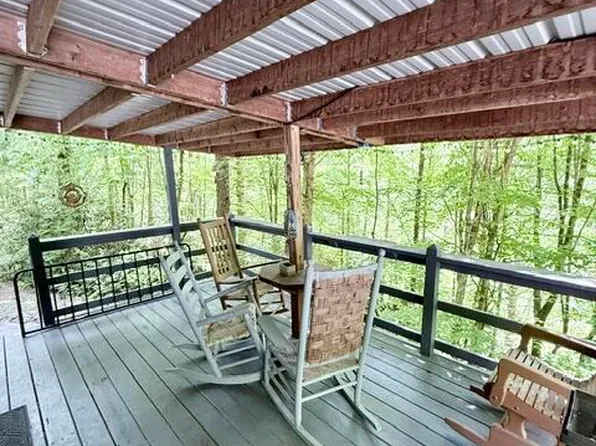 89 Dog Hollow Hollow, Robbinsville, NC 28771