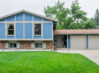 214 Dartmoor Dr, Crystal Lake, IL 60014