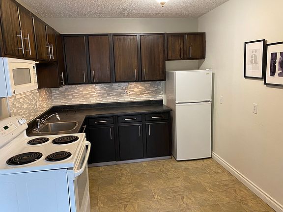 3rd image of 15431 93rd Ave NW #7