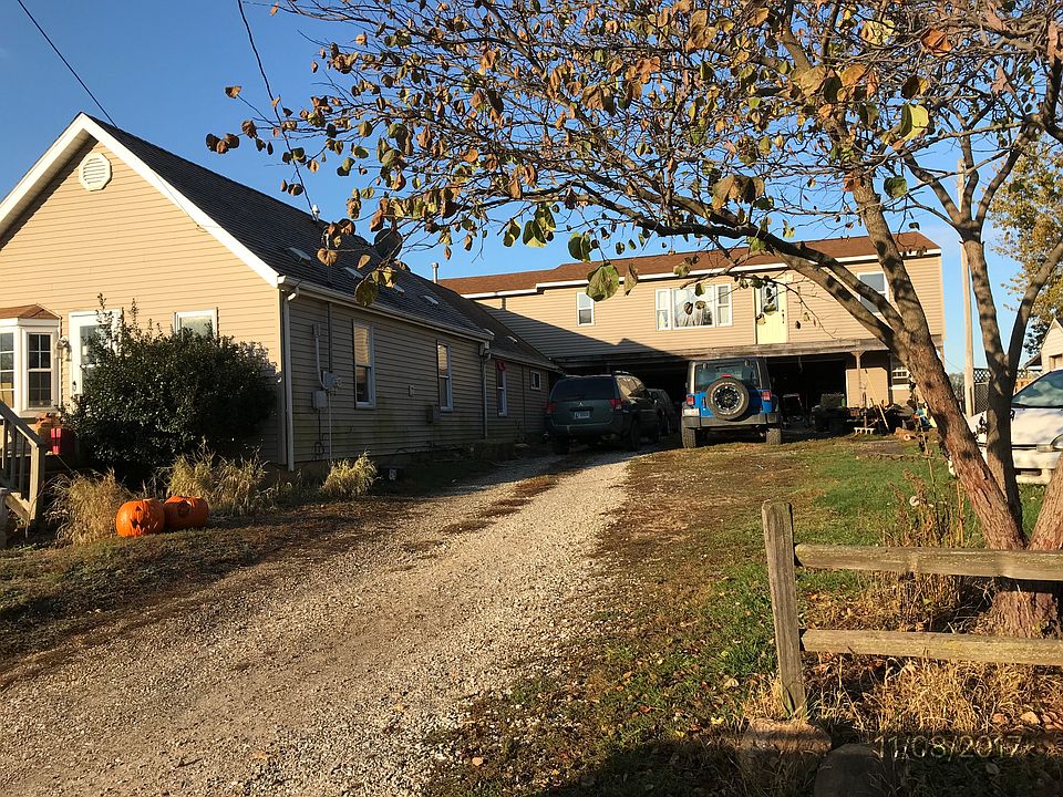 2nd image of 320 N Moss Ave