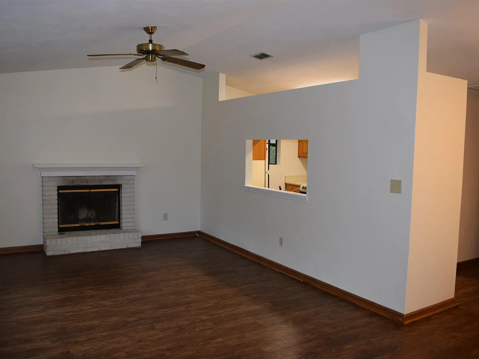 2 bed, 1008 sqft, $1,550 — Photo 3