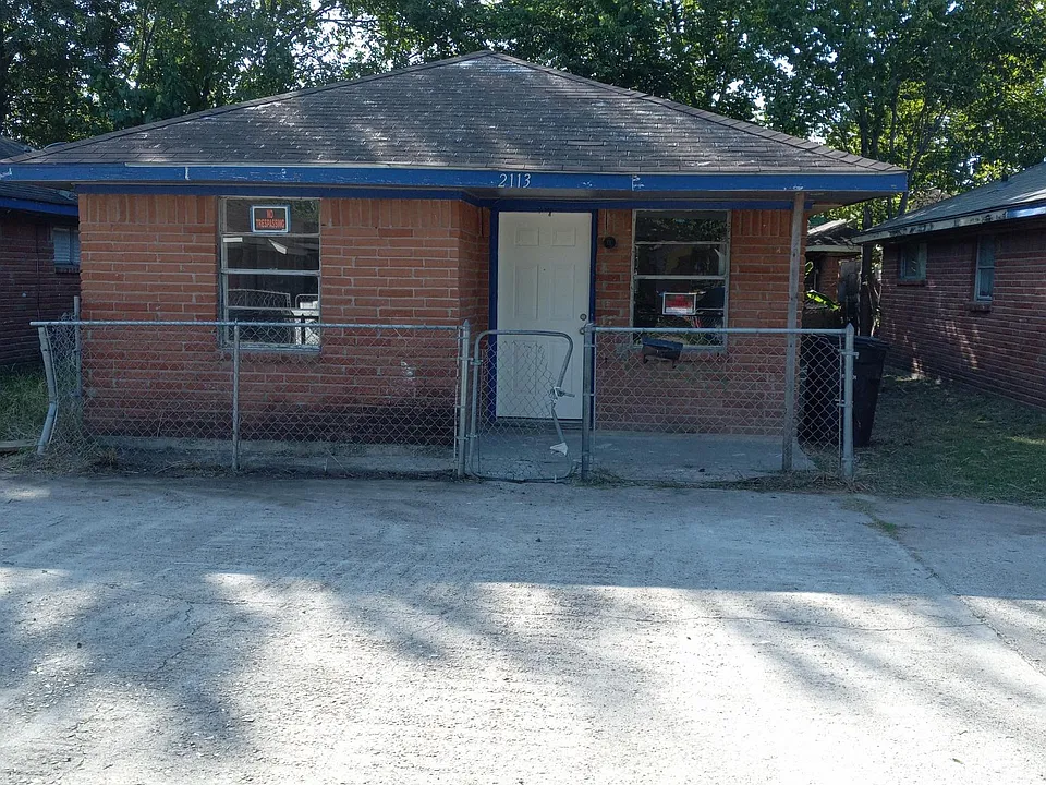 2113 Hutton St