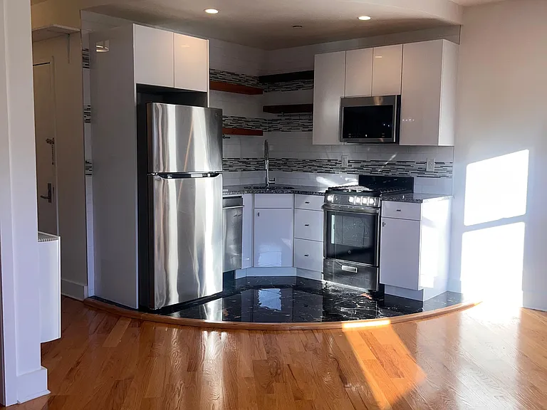 1308 Dean St #4R — Photo 1