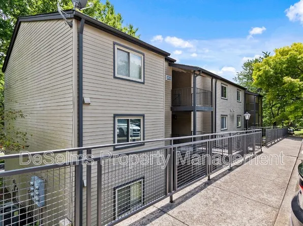 207 Summit Ridge Dr, Nashville, TN 37215