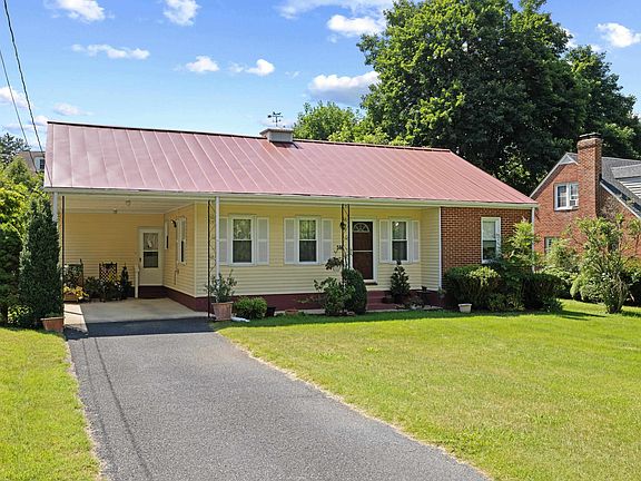2nd image of 506 College Cres