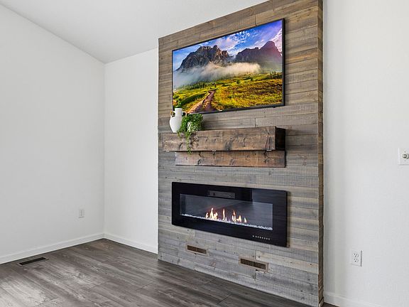 5th image of 1524 Ponderosa Dr