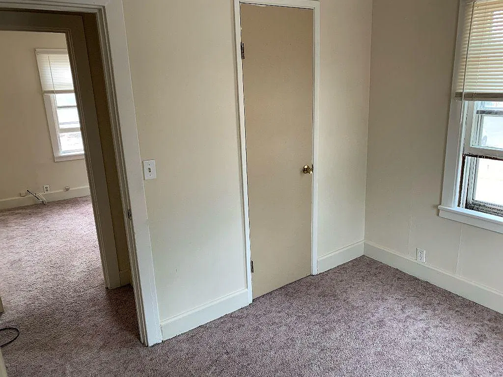 2 bed, 550 sqft, $975 — Photo 2