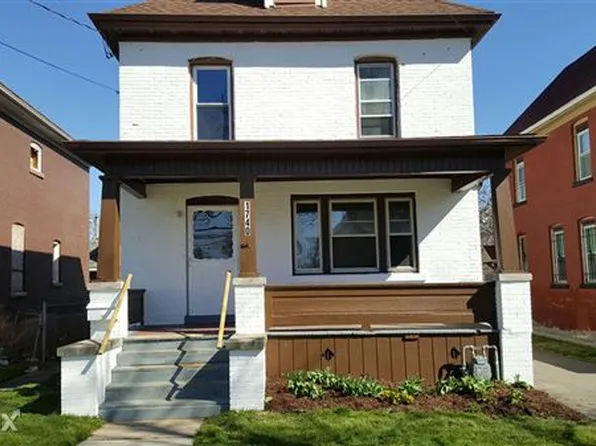 1740 Cudaback Ave, Niagara Falls, NY 14303