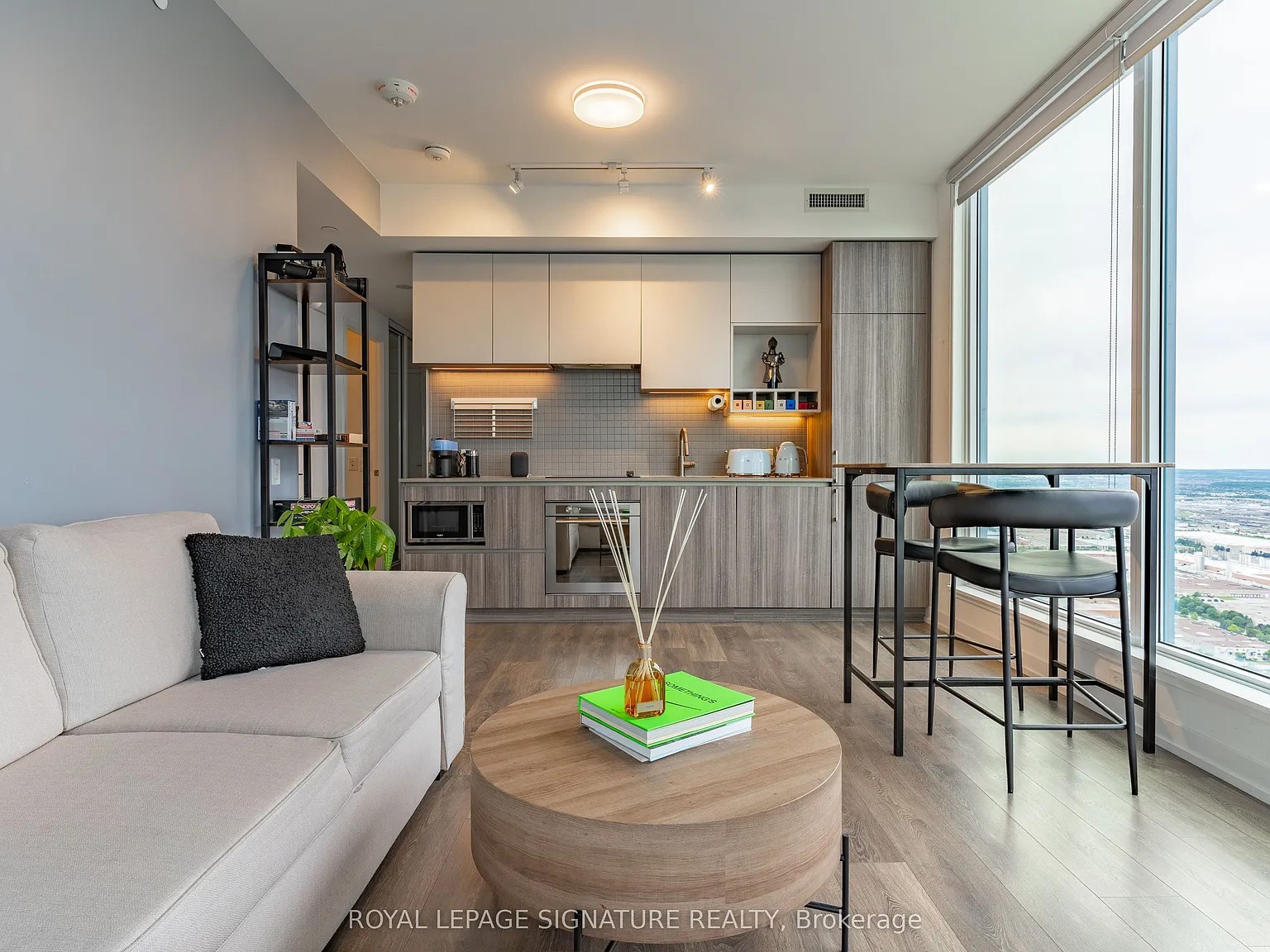 2 bed, $2,700 — Photo 2