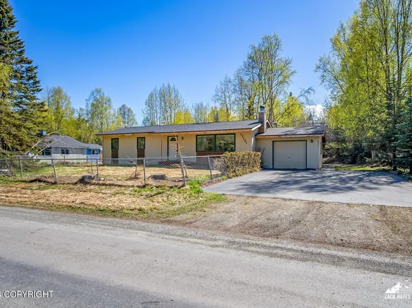 11121 Forest Dr, Anchorage, AK 99516