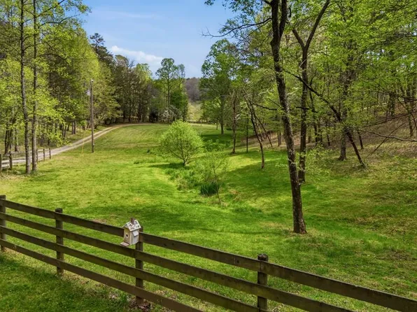 2685 Messer Rd, Young Harris, GA 30582
